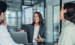 Эксперт Михаил Беляев обсуждает новые горизонты карьеры с Битрикс24 и Амалко ekspert mihail belyaev obsuzhdaet novye gorizonty karery s bitriks24 i amalko-fabrec-ru-0