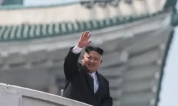 Ким Чен Ын отметил успехи КНДР в испытаниях дальнобойных крылатых ракет kim chen yn otmetil uspehi kndr v ispytaniyah dalnobojnyh krylatyh raket-fabrec-ru-0