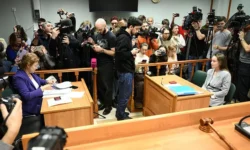 Лариса Долина и Полина Лурье обсуждают дело о квартире в Мосгорсуде larisa dolina i polina lure obsuzhdayut delo o kvartire v mosgorsude-fabrec-ru-0