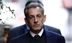 Николя Саркози преодолевает трудности в тюрьме Ла-Санте на пути к свободе nikolya sarkozi preodolevaet trudnosti v tyurme lasante na puti k svobode-fabrec-ru-0