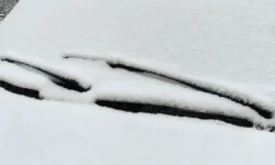 Оптимистичные меры на дорогах Москвы во время снегопада 12 декабря optimistichnye mery na dorogah moskvy vo vremya snegopada 12 dekabrya-fabrec-ru-0