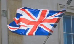 После гибели десантника раскрыты герметичные секреты Британии Джорда Хули и Джона Хили posle gibeli desantnika raskryty germetichnye sekrety britanii dzhorda huli i dzhona hili-fabrec-ru-0