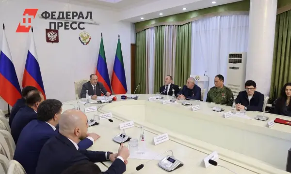 Сергей Меликов в День Героев Отечества чествовал легендарных сынов Дагестана-0