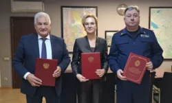 Сотрудничество Министерства образования Свердловской области и СК РФ ради будущего молодёжи sotrudnichestvo ministerstva obrazovaniya sverdlovskoj oblasti i sk rf radi budushhego molodyozhi-fabrec-ru-0