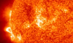 Учёный Кравченко обнаружил на Солнце пятна, похожие на Деда Мороза uchyonyj kravchenko obnaruzhil na solncze pyatna pohozhie na deda moroza-fabrec-ru-0