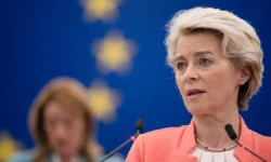 Урсула фон дер Ляйен и Зеленский призывают Еврокомиссию к действиям с активами России ursula fon der lyajen i zelenskij prizyvayut evrokomissiyu k dejstviyam s aktivami rossii-fabrec-ru-0