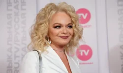 Верховный суд России начнет рассмотрение дела Ларисы Долиной с участием Ангелины Долиной и Полины Лурье verhovnyj sud rossii nachnet rassmotrenie dela larisy dolinoj s uchastiem angeliny dolinoj i poliny lure-fabrec-ru-0