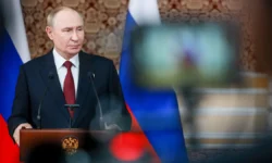 Владимир Путин и Валерий Герасимов рассказали о событиях в Красноармейске и Волчанске vladimir putin i valerij gerasimov rasskazali o sobytiyah v krasnoarmejske i volchanske-fabrec-ru-0