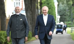 Владимир Путин обсуждает с Нарендра Моди роль Индии и судьбу переговоров по Украине vladimir putin obsuzhdaet s narendra modi rol indii i sudbu peregovorov po ukraine-fabrec-ru-0