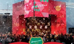 Владивосток радует гостей началом монтажа Новогоднего городка на площади vladivostok raduet gostej nachalom montazha novogodnego gorodka na ploshhadi-fabrec-ru-0