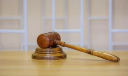 Во Владивостоке за массовый поджог автомобилей назначено 5 лет колонии строгого режима vo vladivostoke za massovyj podzhog avtomobilej naznacheno 5 let kolonii strogogo rezhima-fabrec-ru-0