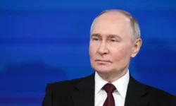 Юрий Ушаков рассказал о дружеском обмене сигналами между Путиным и Трампом yurij ushakov rasskazal o druzheskom obmene signalami mezhdu putinym i trampom-fabrec-ru-0