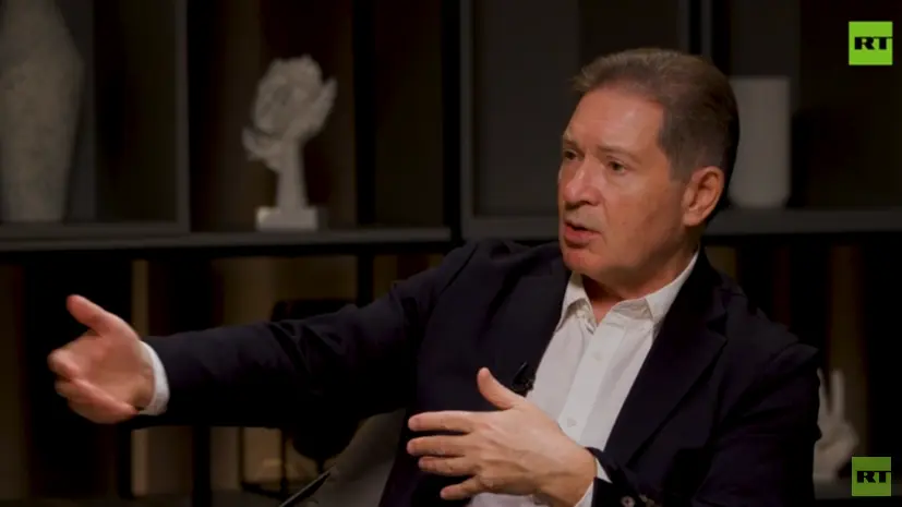 Экс-сотрудник СВР: США уходят на оборонительные позиции и строят «крепость»