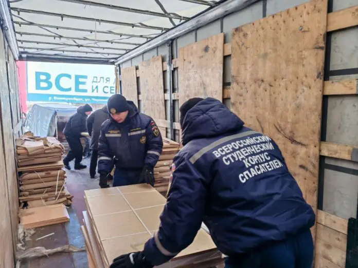 Денис Паслер: Грузы для СВО, ДНР, кадры Урала отвечают на вызов!-0