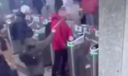 ГУ МВД Москвы выясняет обстоятельства химожога на Кутузовской gu mvd moskvy vyyasnyaet obstoyatelstva himozhoga na kutuzovskoj-fabrec-ru-0