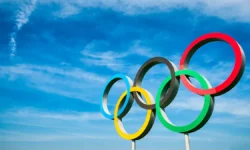 МОК запретил российский флаг на Олимпиаде-2026, но Петросян и Гуменник выступят mok zapretil rossijskij flag na olimpiade2026 no petrosyan i gumennik vystupyat-fabrec-ru-0