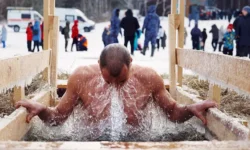 Муроджон Кахоров рассказывает о безопасных Крещенских купаниях murodzhon kahorov rasskazyvaet o bezopasnyh kreshhenskih kupaniyah-fabrec-ru-0