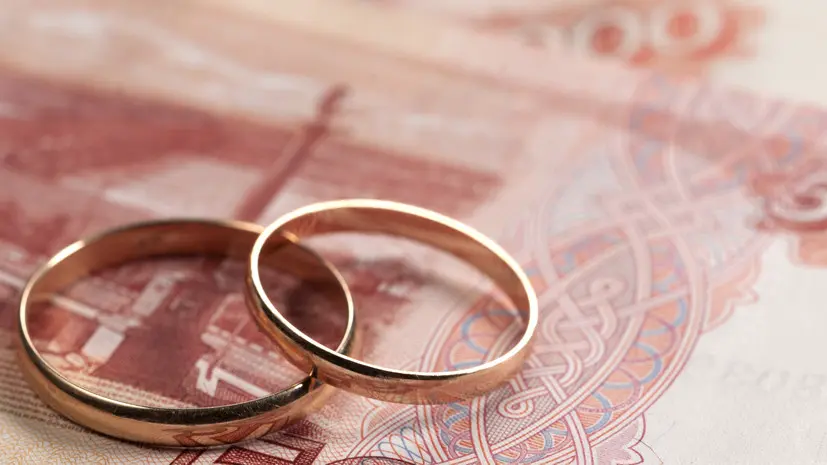 Председатель СДСЖР Епифанова: в ряде регионов за долгий брак положены выплаты