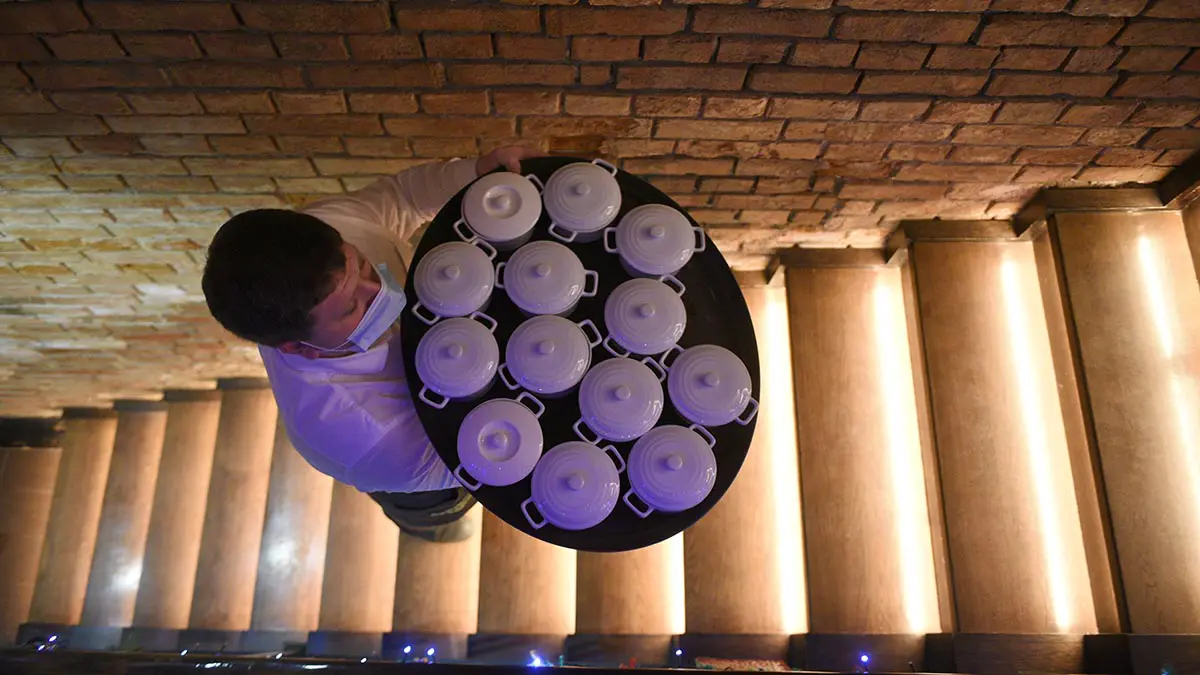 Ресторатор Хабиров назвал три причины массового закрытия ресторанов в Москве