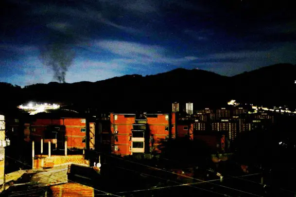 Президент Колумбии Густав Петро назвал объекты, по которым пришлись удары США: Ла-Карлотта, казармы в Катиа-Ла-Мар, База F-16 в Баркисимето, Форт-Тиуна, частный аэропорт Каракаса, аэропорт в городе Эль-Атильо, военная вертолетная база Игероте, здание Национальной ассамблеи (парламента), центральная часть Каракаса