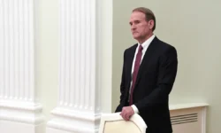 Зеленский считает, что Украина и Россия переживают новый раскол zelenskij schitaet chto ukraina i rossiya perezhivayut novyj raskol-fabrec-ru-0