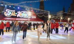 ГУМ-Каток и СБП дарят выгодные зимние эмоции в Москве gumkatok i sbp daryat vygodnye zimnie emoczii v moskve-fabrec-ru-0