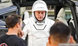 Майк Финке сохраняет оптимизм после первой эвакуации на МКС majk finke sohranyaet optimizm posle pervoj evakuaczii na mks-fabrec-ru-0