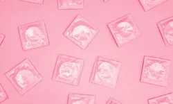 МОК: Марк Адамс пошутил о запасах презервативов в Париже mok mark adams poshutil o zapasah prezervativov v parizhe-fabrec-ru-0