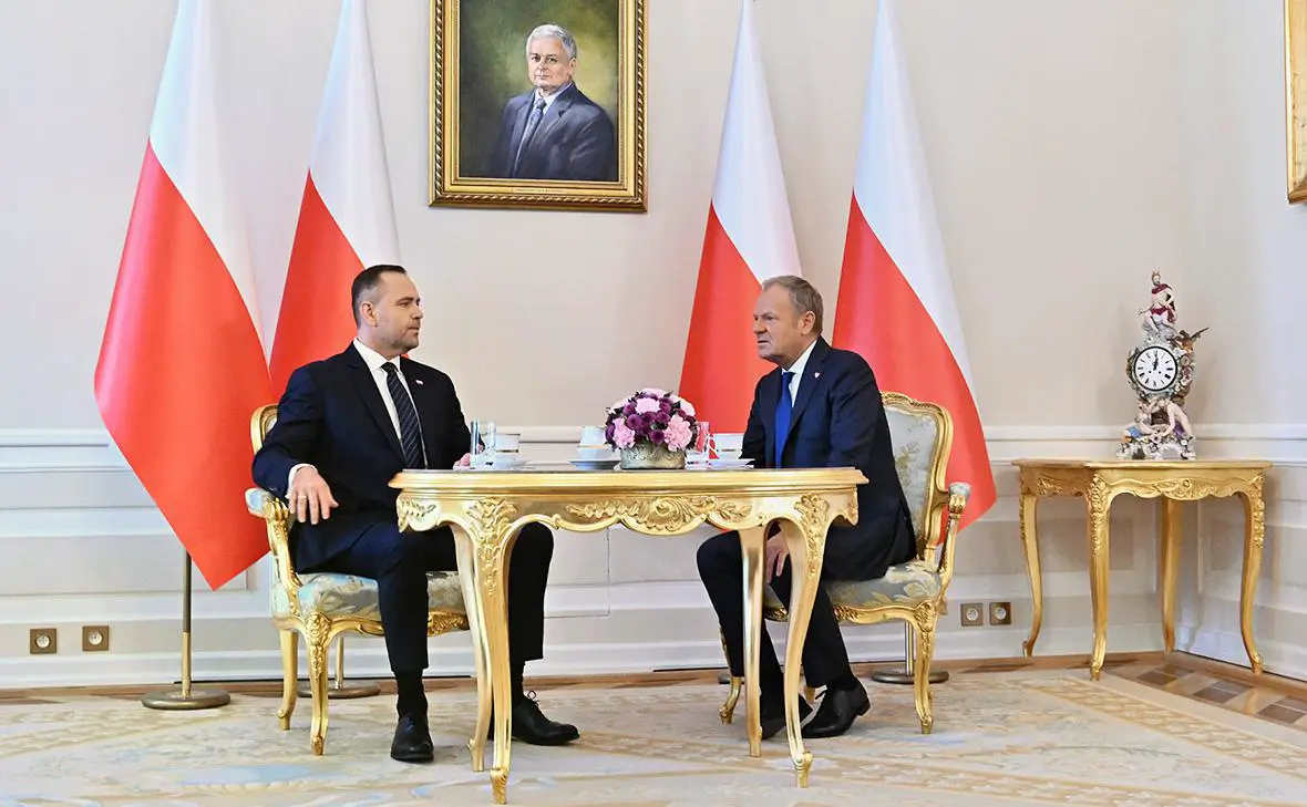 Кароль Навроцкий и Дональд Туск (Damian Burzykowski / Keystone Press Agency / Global Look Press)