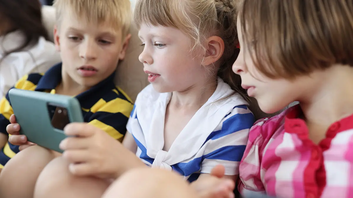 Чем гаджеты опасны для детей