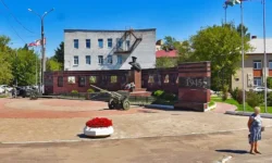 maloyaroslavecz gotovit ploshhad zhukova obnovit pamyatnik voinam vov-fabrec-ru-0