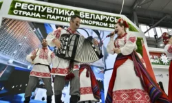 minsk i belaz obedinyayut sily na festivale molodezhi v ekaterinburge-fabrec-ru-0