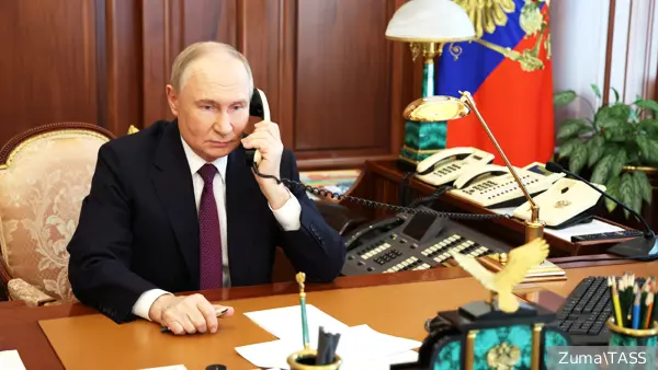 Путин провел полуторачасовой телефонный разговор с Трампом