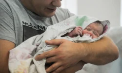 ВЦИОМ: россияне позитивно относятся к тесту ДНК на отцовство в роддоме vcziom rossiyane pozitivno otnosyatsya k testu dnk na otczovstvo v roddome-fabrec-ru-0