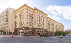 aktivnyj grazhdanin opredelit sudbu skulptur na tverskoj ulicze-fabrec-ru-0
