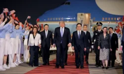 donald tramp posetil kitaj i vstretilsya s han chzhenom-fabrec-ru-0
