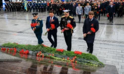 Кожемяко и Шестаков чествуют День Победы во Владивостоке kozhemyako i shestakov chestvuyut den pobedy vo vladivostoke-fabrec-ru-0