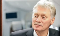 peskov s trampom  zagadka peremiriya dlya rossii i ukrainy-fabrec-ru-0