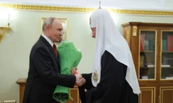 putin i sobyanin pozdravili patriarha kirilla v kremle-fabrec-ru-0