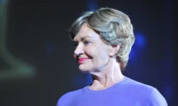 lyudmila chursina pobedivshaya onkologiyu ona vnov na sczene teatra armii-fabrec-ru-0