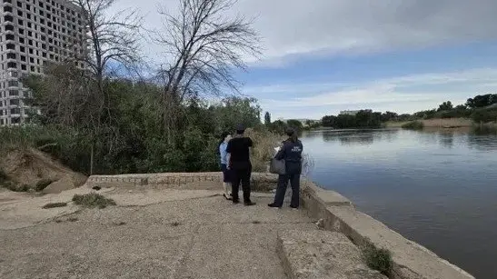 Мальчик погиб, упав в реку во время игры с друзьями в Астрахани