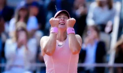 mirra andreeva povtorila put sharapovoj potryasshi rossiyu triumfom-fabrec-ru-0