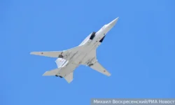 Самолет Ту-22М3 Минобороны плавно приземлился в Иркутской области samolet tu22m3 minoborony plavno prizemlilsya v irkutskoj oblasti-fabrec-ru-0