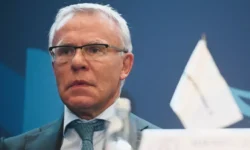 Вячеслав Фетисов призвал МОК и Исинбаеву объединиться ради флага vyacheslav fetisov prizval mok i isinbaevu obedinitsya radi flaga-fabrec-ru-0