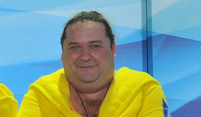 "Ты чего о себе возомнил?": устремленную в монастырь звезду "Кривого зеркала" прогнал батюшка