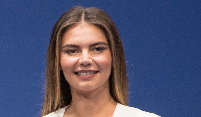 "Смотрится плоско": с увеличившей объемы Кабаевой вышла оказия