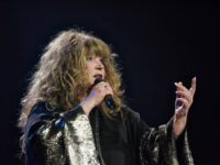 alla pugacheva i maksim galkin v czentre skandala s novymi voennymi balladami-lavi-su-174358369600-0
