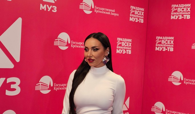 Несмотря на имущественные споры, Алсу продолжает общаться с бывшим мужем