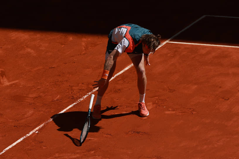 Ранняя неудача на турнире в Мадриде не позволила его прошлогоднему чемпиону Андрею Рублеву продлить свое пребывание в топ-10 рейтинга АТР