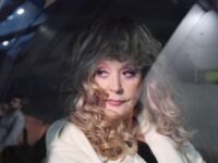 Бородин и Фонд против Na izi - Алла Пугачева и Лайма Вайкуле borodin i fond protiv alla pugacheva i lajma vajkule-lavi-su-174487498900-0